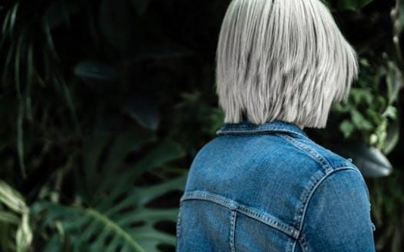 Touca de Cetim: Como Escolher e Usar para Proteger Seu Cabelo Diariamente
